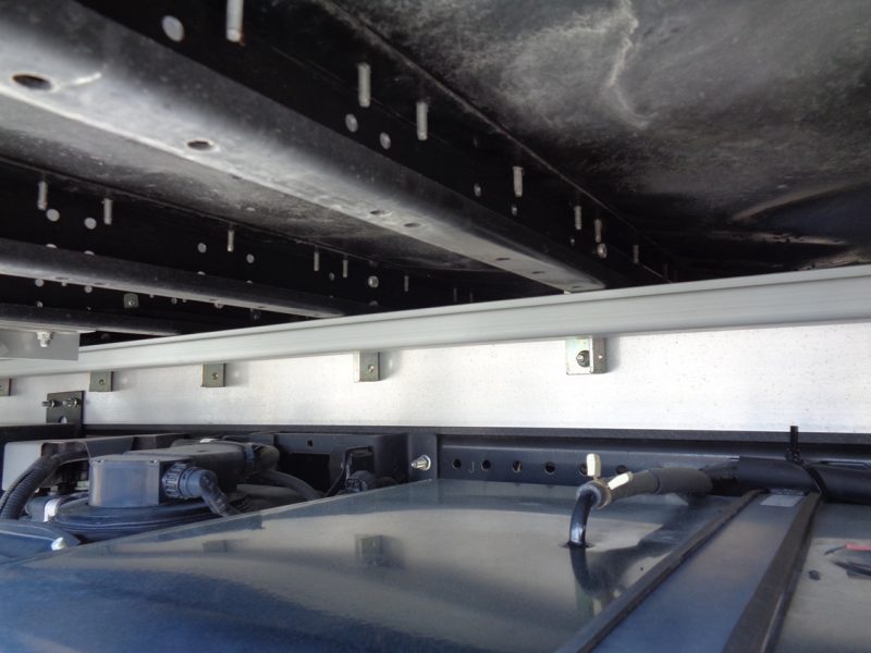 いすゞ 中型トラック ウィング(床鉄板) 画像