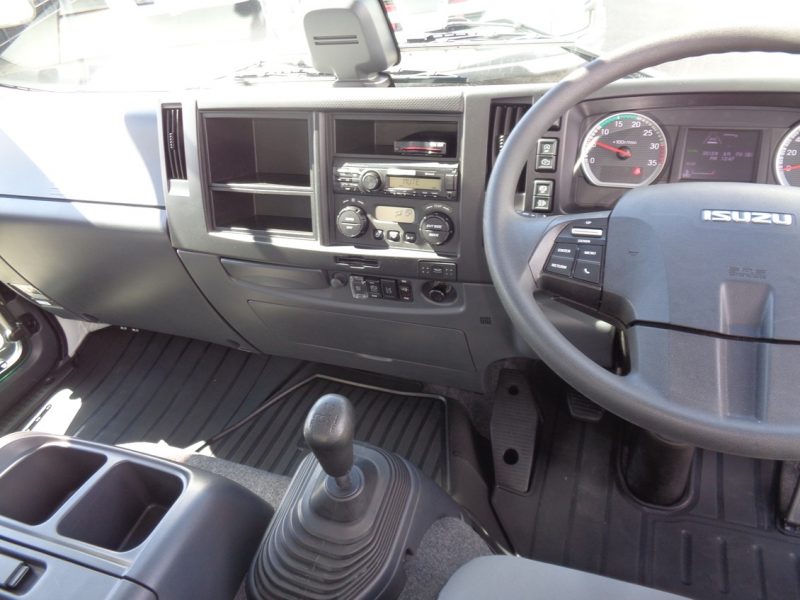 いすゞ 中型トラック ウィング(5.7m) 画像