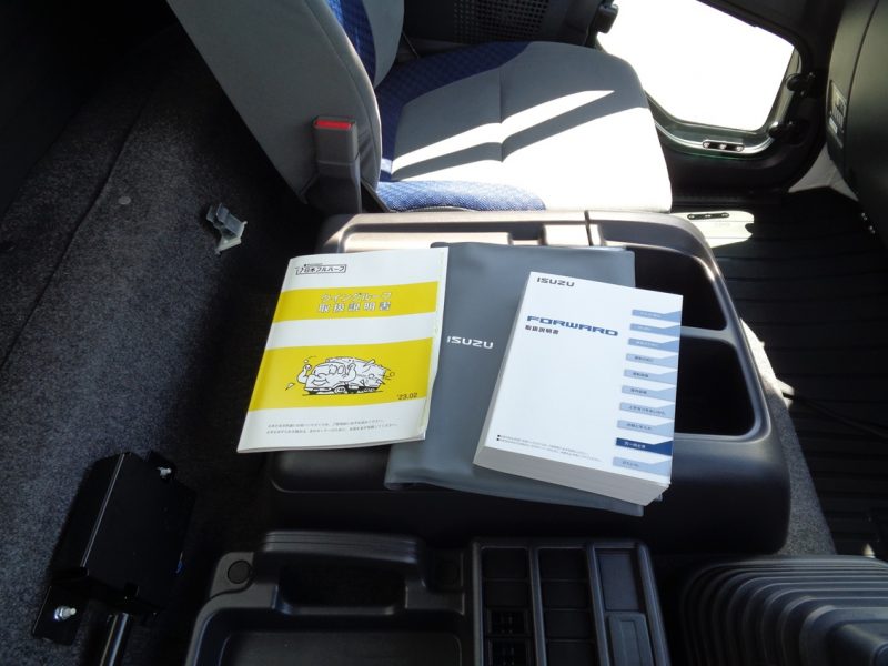 いすゞ 中型トラック ウィング(5.7m) 画像