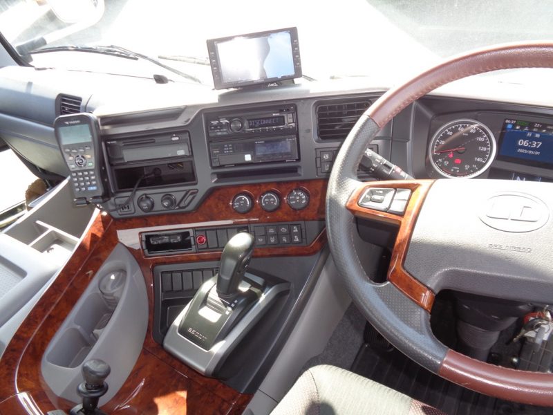 日産UD 大型トラック トラクタエアサスハイルーフ11.6t 画像