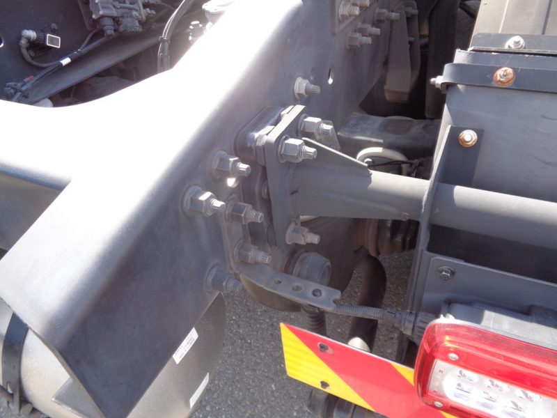 日産UD 大型トラック トラクタエアサスハイルーフ11.6t 画像