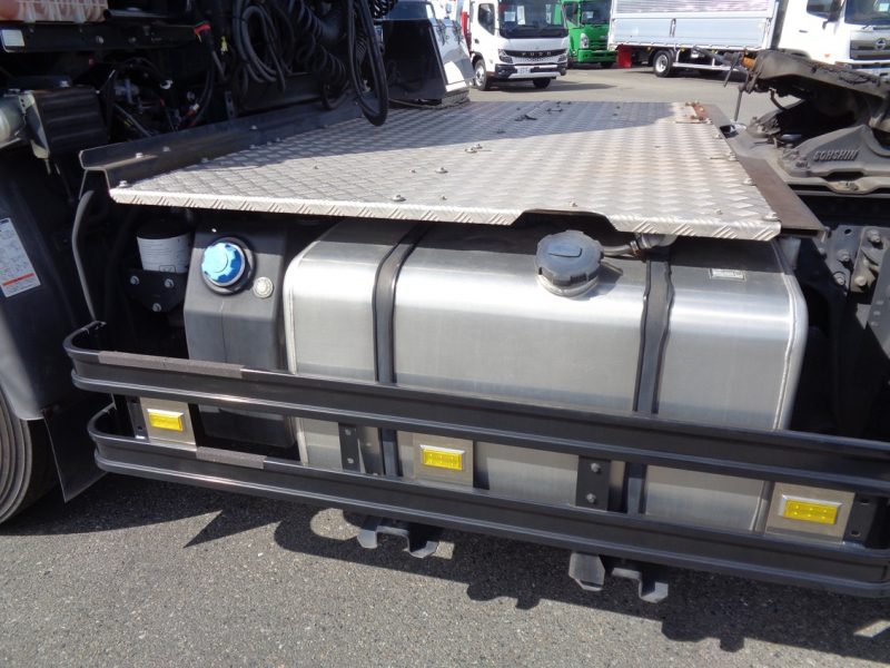 日産UD 大型トラック トラクタエアサスハイルーフ11.6t 画像