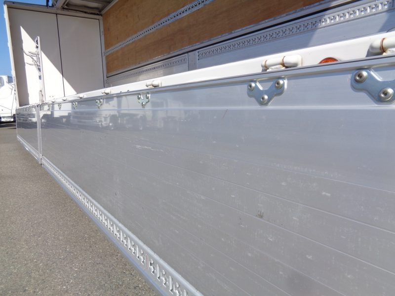 三菱 大型トラック ウィングエアサスハイルーフ 画像