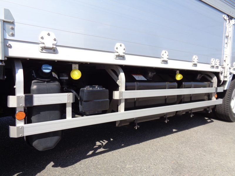 三菱 大型トラック ウィングエアサスハイルーフ 画像