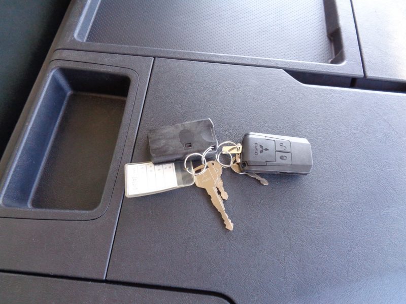 三菱 大型トラック ウィングエアサスハイルーフ 画像