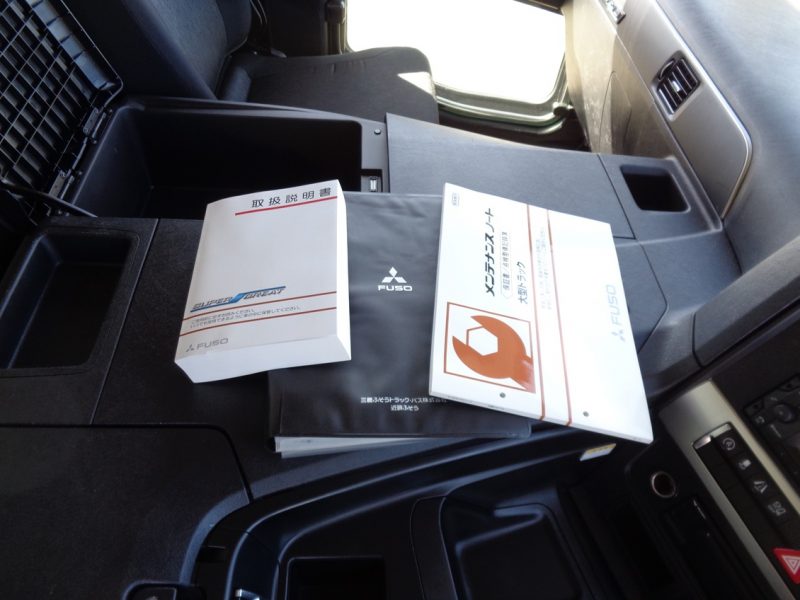 三菱 大型トラック ウィングエアサスハイルーフ 画像