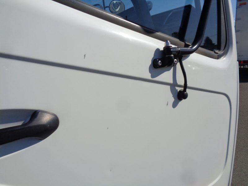 三菱 中型トラック アームロール 画像