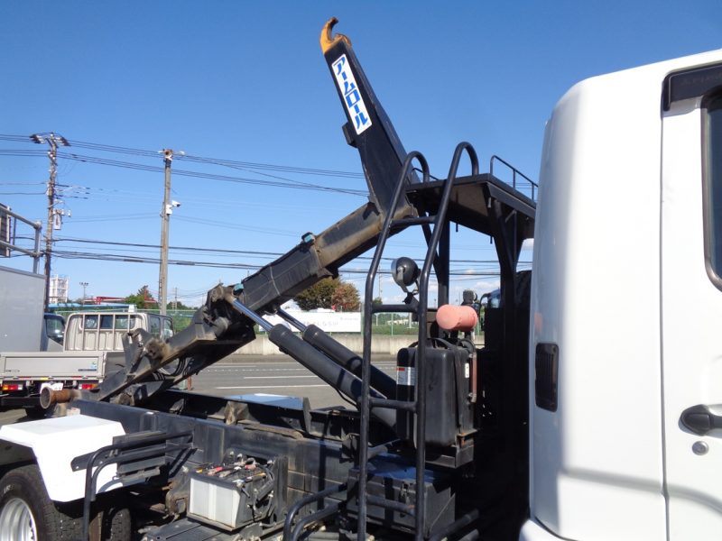 三菱 中型トラック アームロール 画像