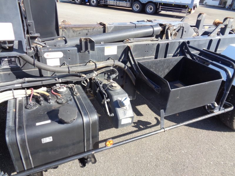 三菱 中型トラック アームロール 画像