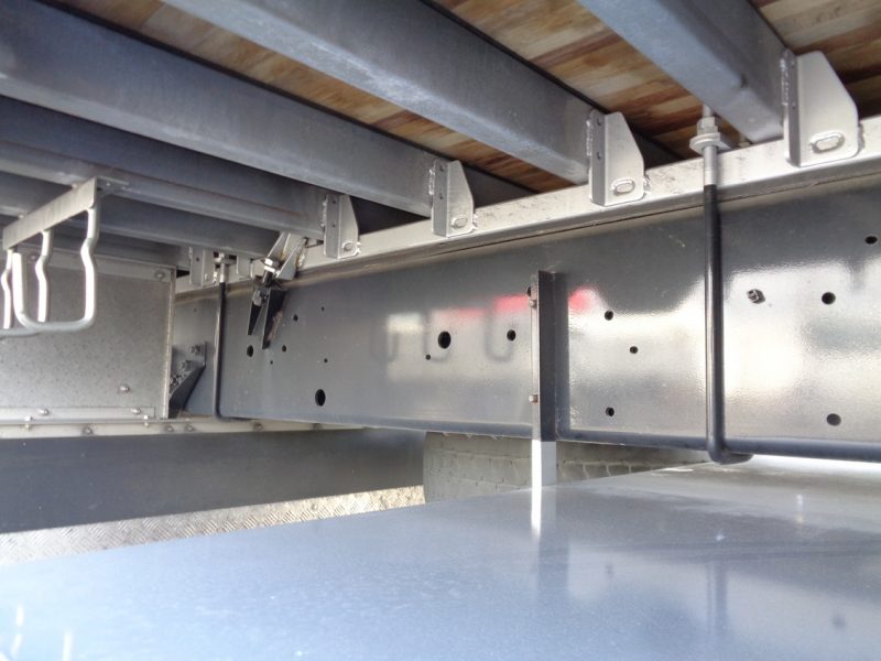 いすゞ 大型トラック アコーディオン幌エアサスハイルーフ(デフロック付) 画像