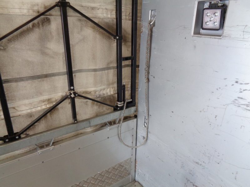 いすゞ 大型トラック アコーディオン幌エアサスハイルーフ(デフロック付) 画像