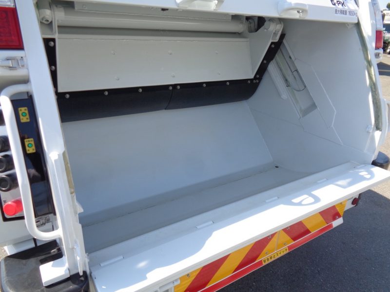 三菱 中型トラック 塵芥車プレス式8.7m3 画像