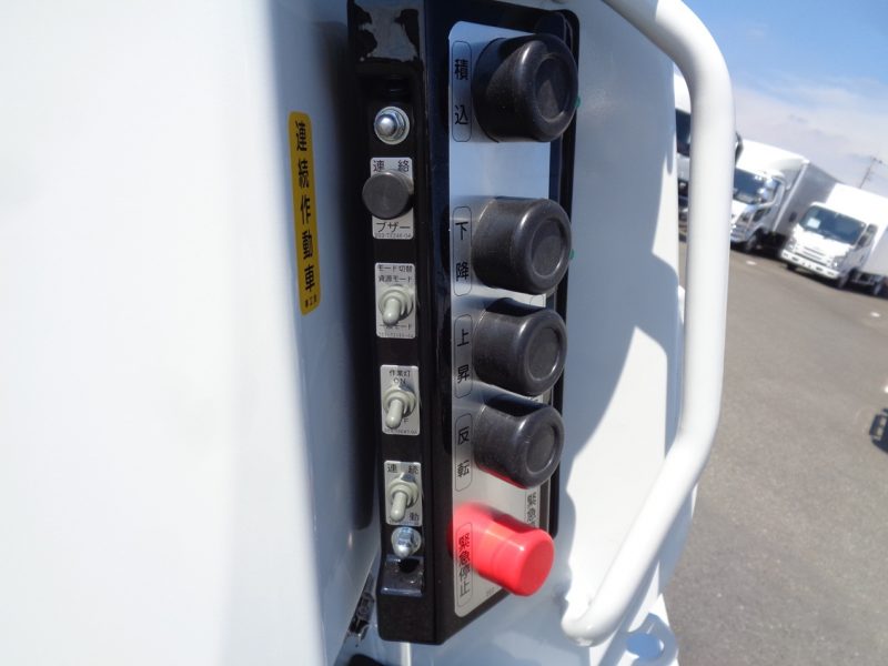 三菱 中型トラック 塵芥車プレス式8.7m3 画像