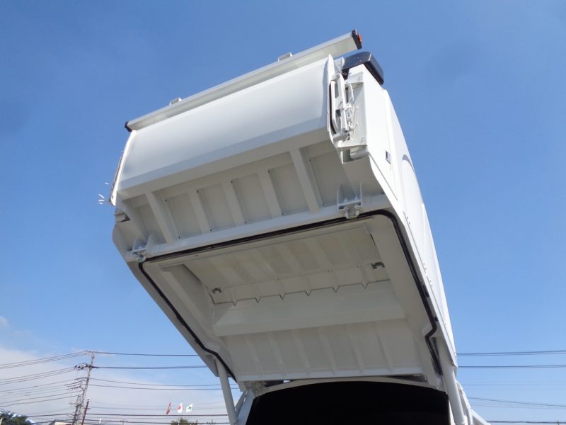 三菱 中型トラック 塵芥車プレス式8.7m3 画像