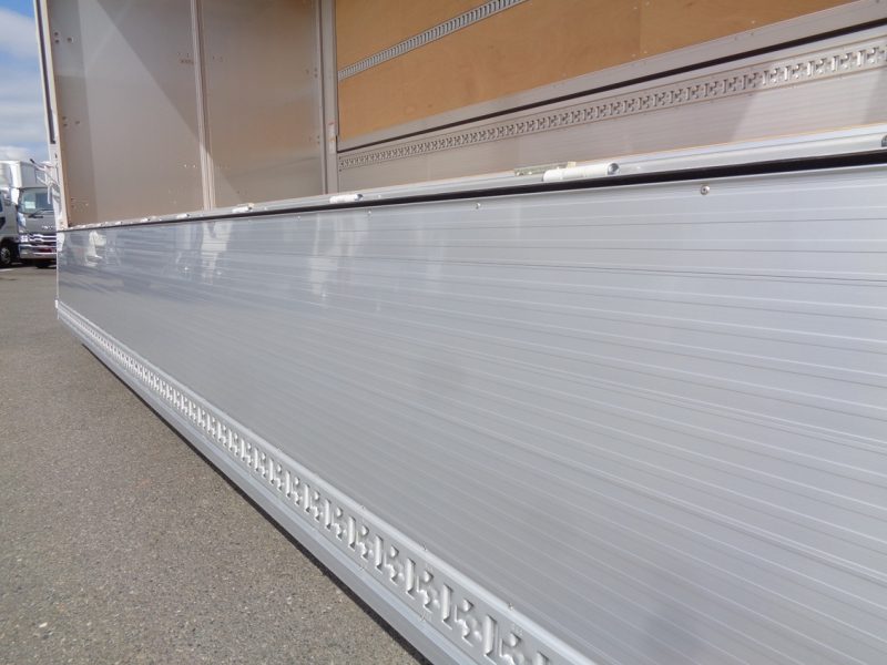 日野 中型トラック ウィングワイドエアサスハイルーフ 画像