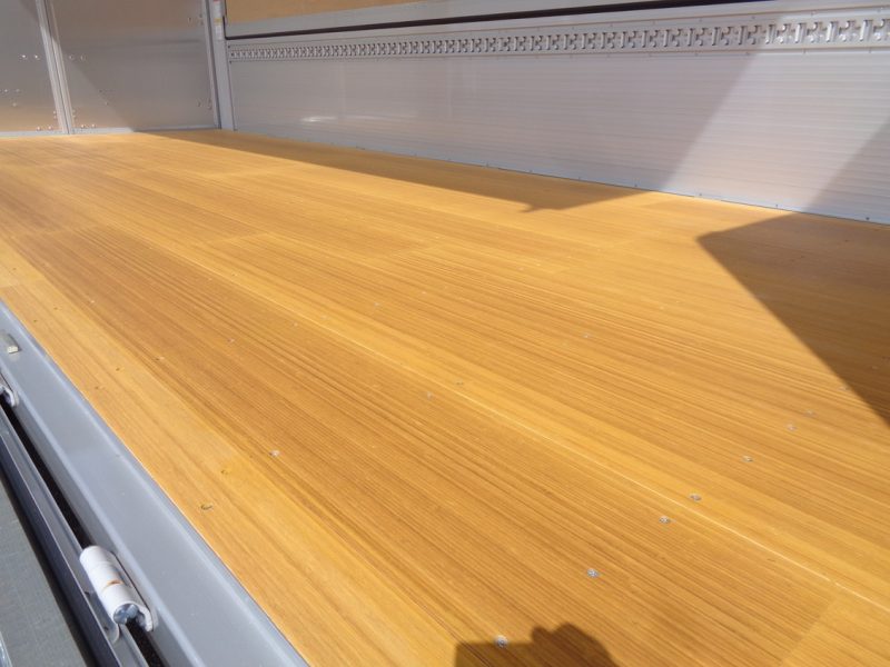 日野 中型トラック ウィングワイドエアサスハイルーフ 画像