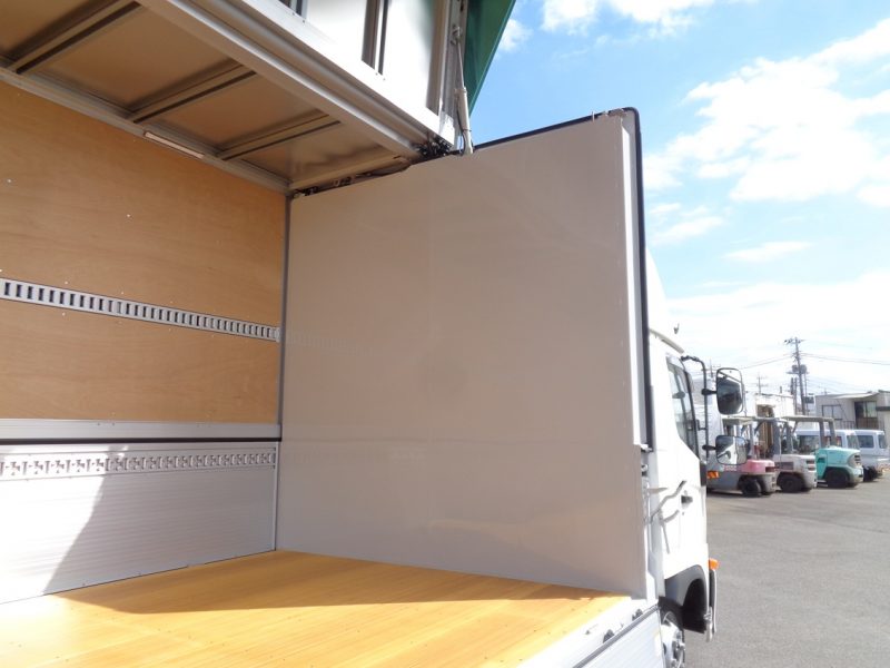 日野 中型トラック ウィングワイドエアサスハイルーフ 画像