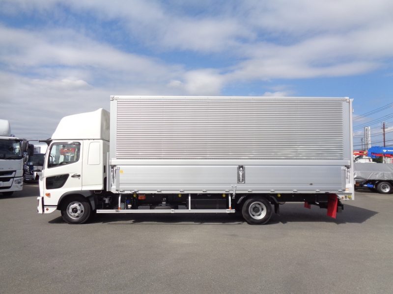 日野 中型トラック ウィングワイドエアサスハイルーフ 画像