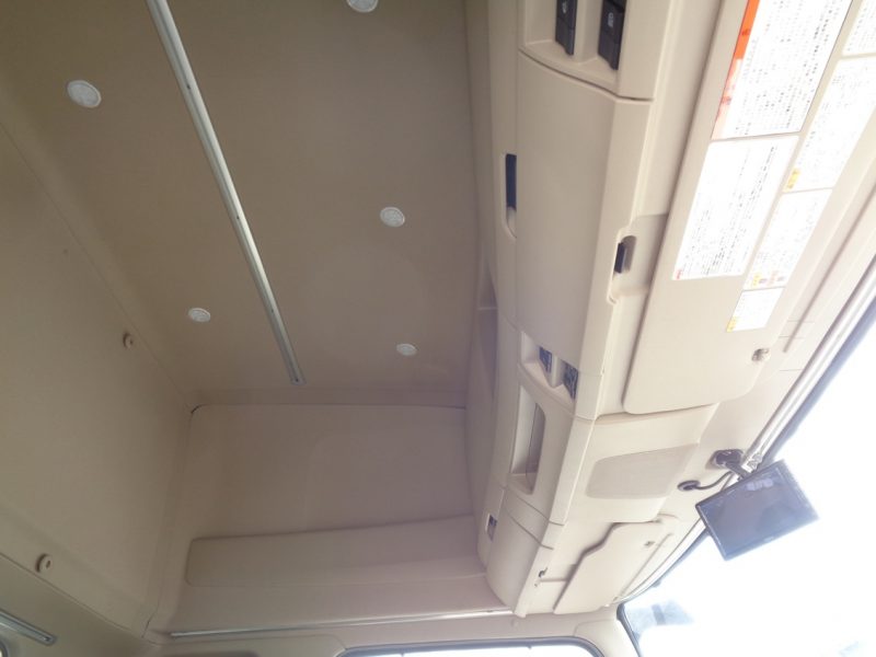 日野 中型トラック ウィングワイドエアサスハイルーフ 画像