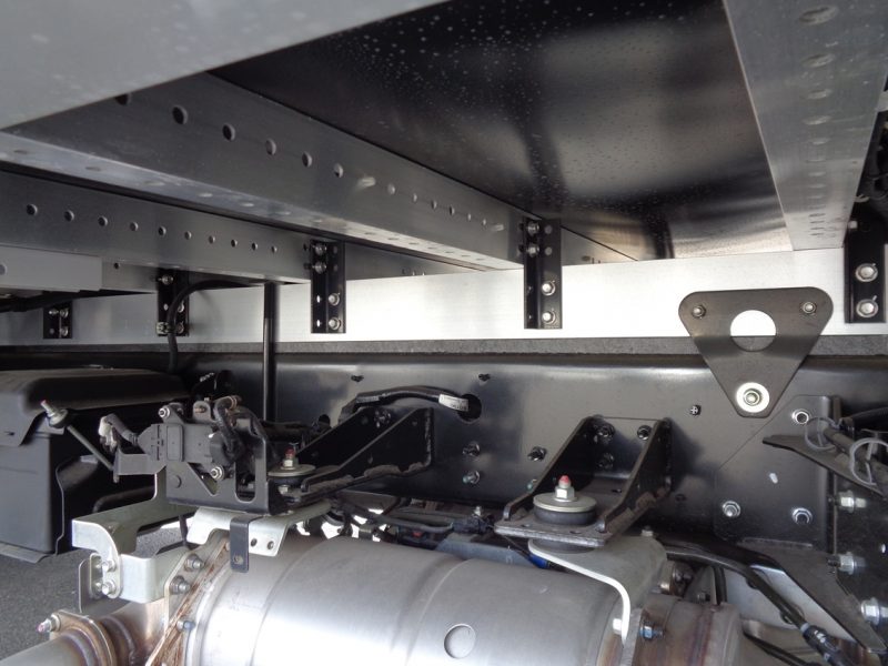 日野 中型トラック ウィングワイドエアサスハイルーフ 画像