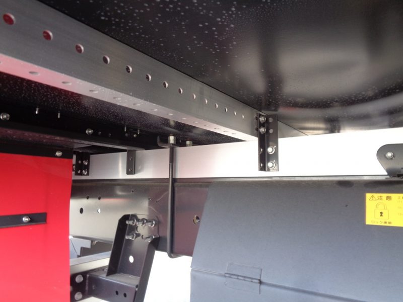 日野 中型トラック ウィングワイドエアサスハイルーフ 画像