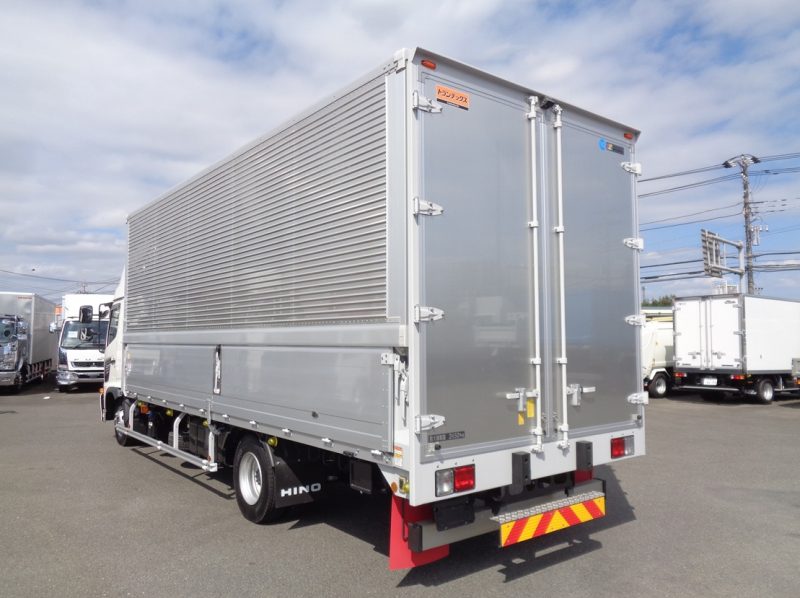 日野 中型トラック ウィングワイドエアサスハイルーフ 画像