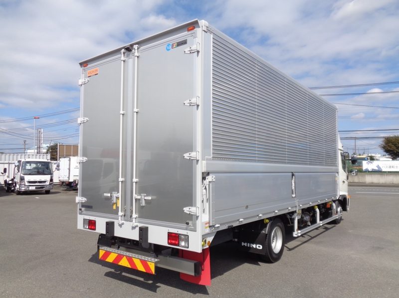 日野 中型トラック ウィングワイドエアサスハイルーフ 画像