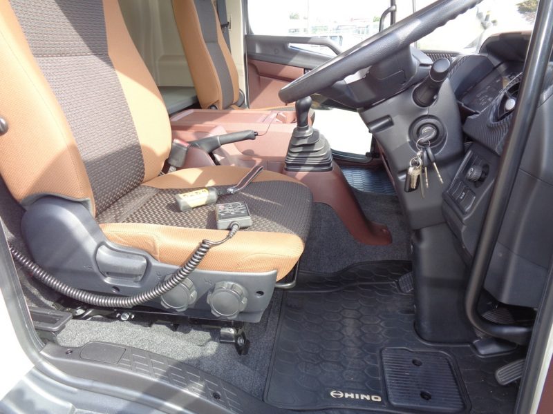 日野 中型トラック 冷凍車ワイドエアサス格納PG付 画像