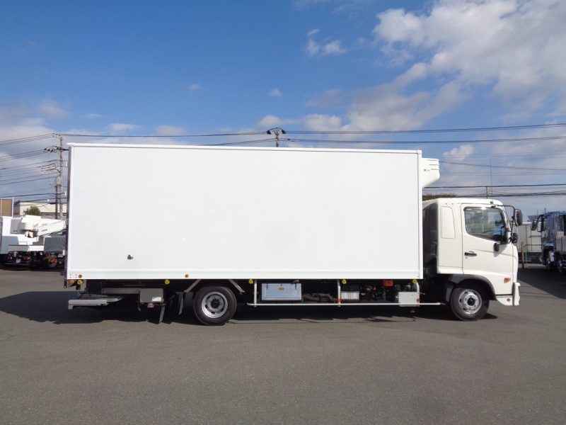 日野 中型トラック 冷凍車ワイドエアサス格納PG付 画像