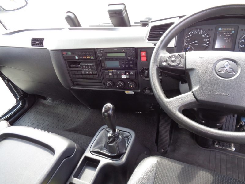 三菱 中型トラック 冷凍車エアサス格納PG付 画像