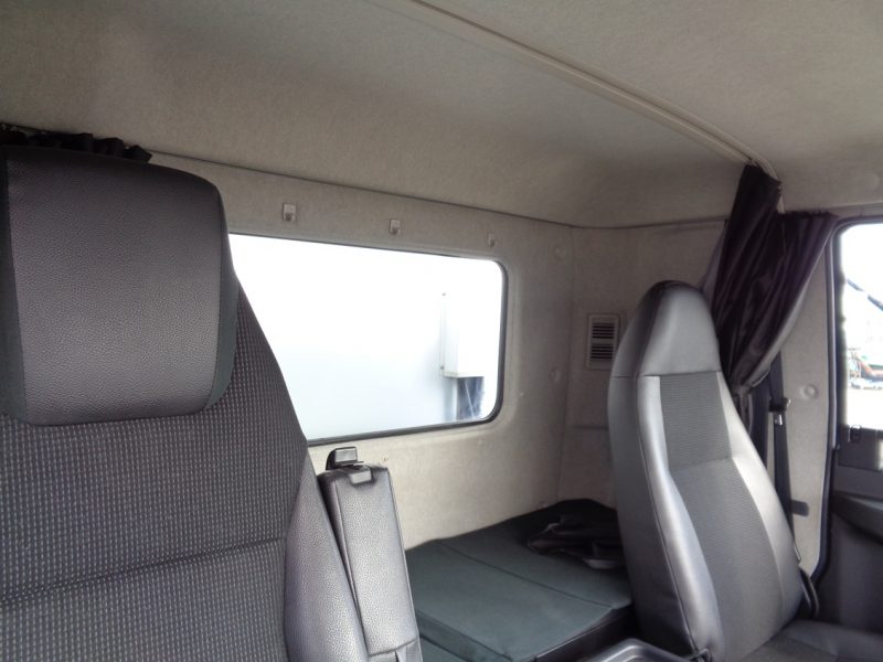 三菱 中型トラック 冷凍車エアサス格納PG付 画像