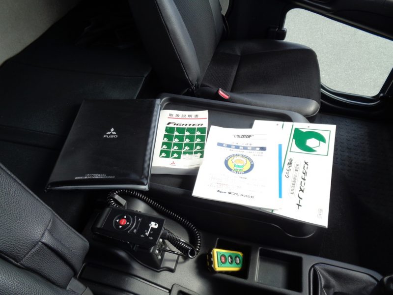 三菱 中型トラック 冷凍車エアサス格納PG付 画像