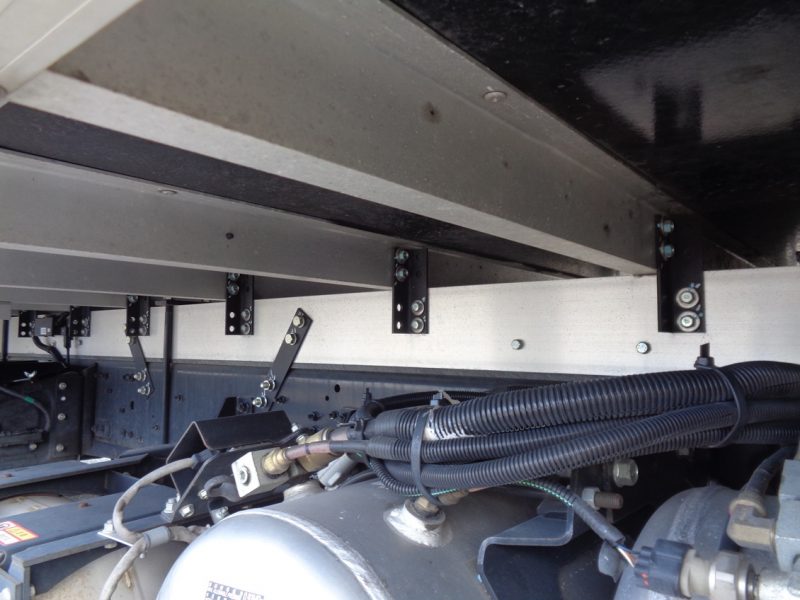 三菱 中型トラック 冷凍車エアサス格納PG付 画像