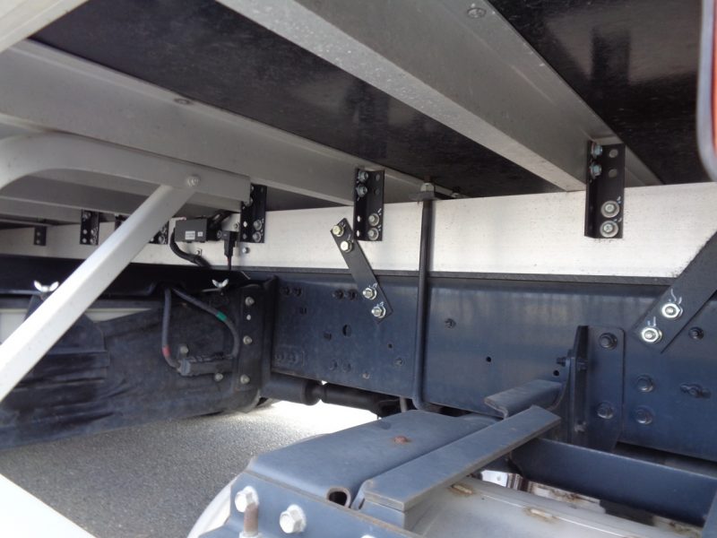 三菱 中型トラック 冷凍車エアサス格納PG付 画像