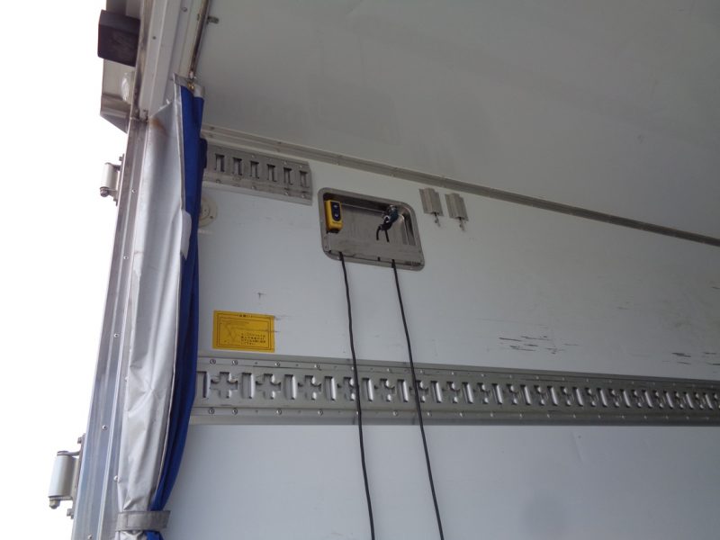 三菱 中型トラック 冷凍車エアサス格納PG付 画像