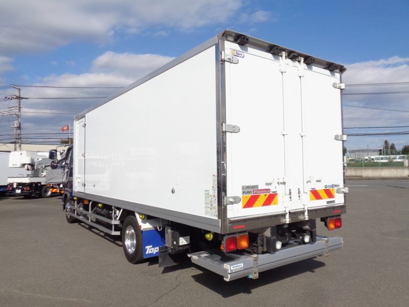 三菱 中型トラック 冷凍車エアサス格納PG付 画像