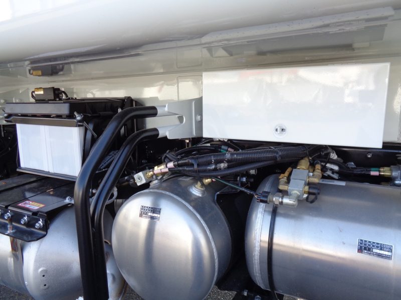 三菱 中型トラック 塵芥車(プレス式)10.2m3新明和 画像