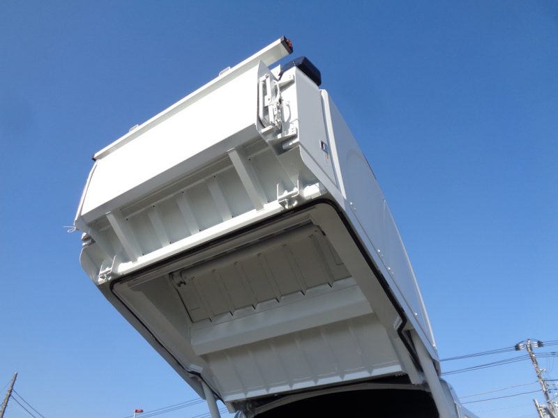 三菱 中型トラック 塵芥車(プレス式)8.7m3新明和 画像