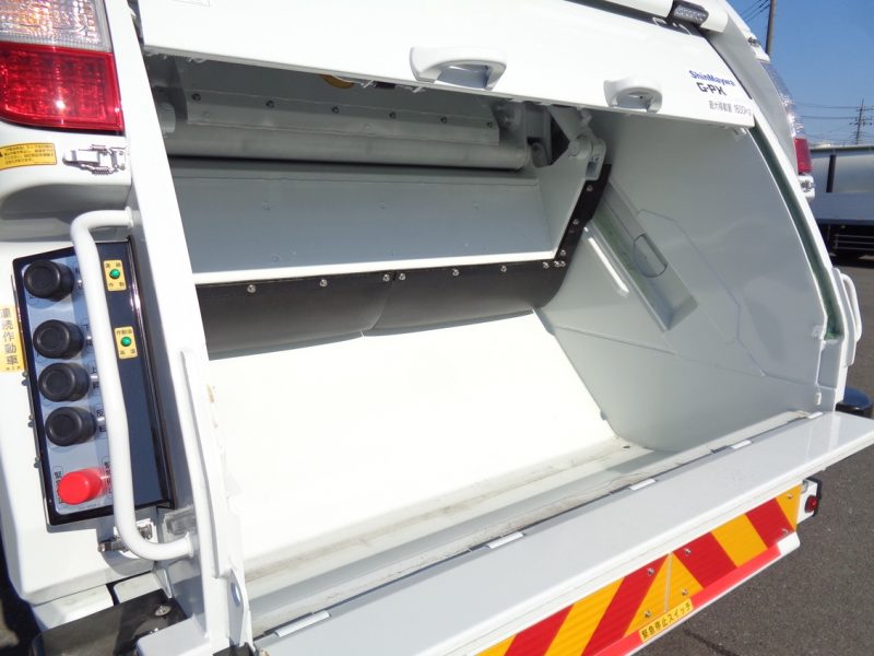 三菱 中型トラック 塵芥車(プレス式)8.7m3新明和 画像