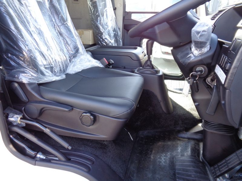 三菱 大型トラック 増t深ダンプ(6.6t) 画像