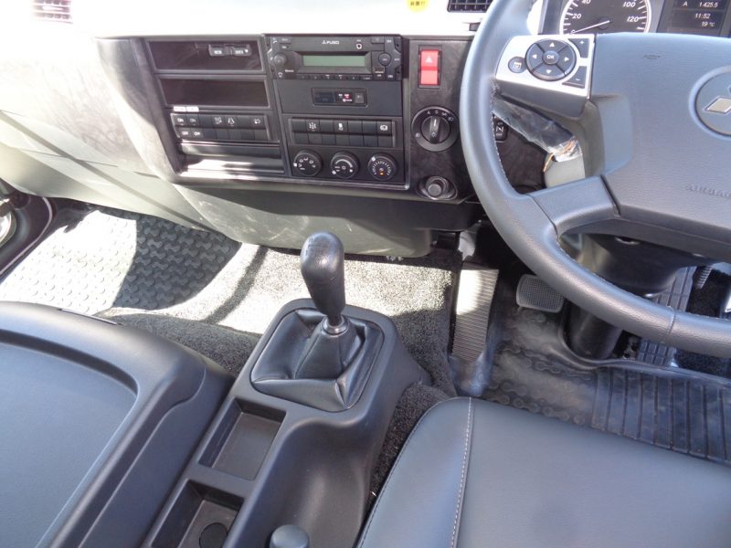 三菱 大型トラック 増t深ダンプ(6.6t) 画像