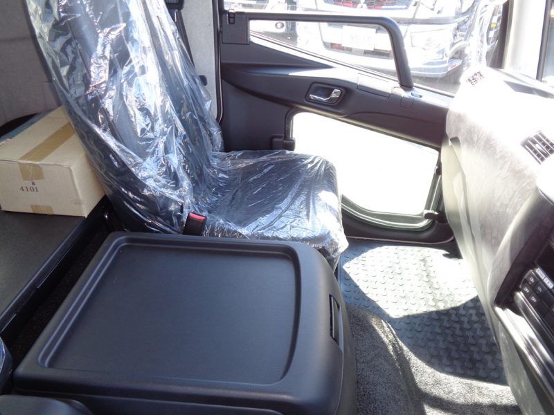 三菱 大型トラック 増t深ダンプ(6.6t) 画像