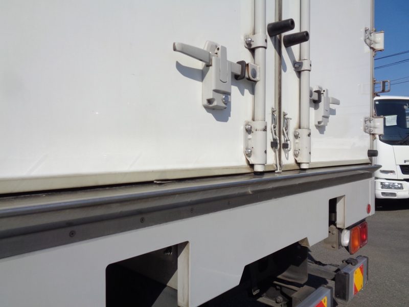 いすゞ 大型トラック 増t冷凍車ワイドエアサスPG付(7.1t)8.15mスタンバイ付 画像