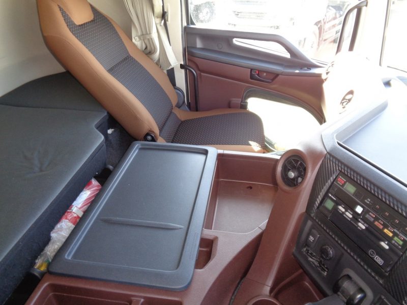 日野 大型トラック ウィングエアサス(センターローラー付) 画像