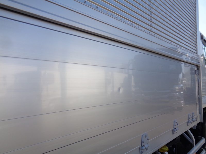 日産UD 中型トラック ウィングエアサス(スムーサー) 画像