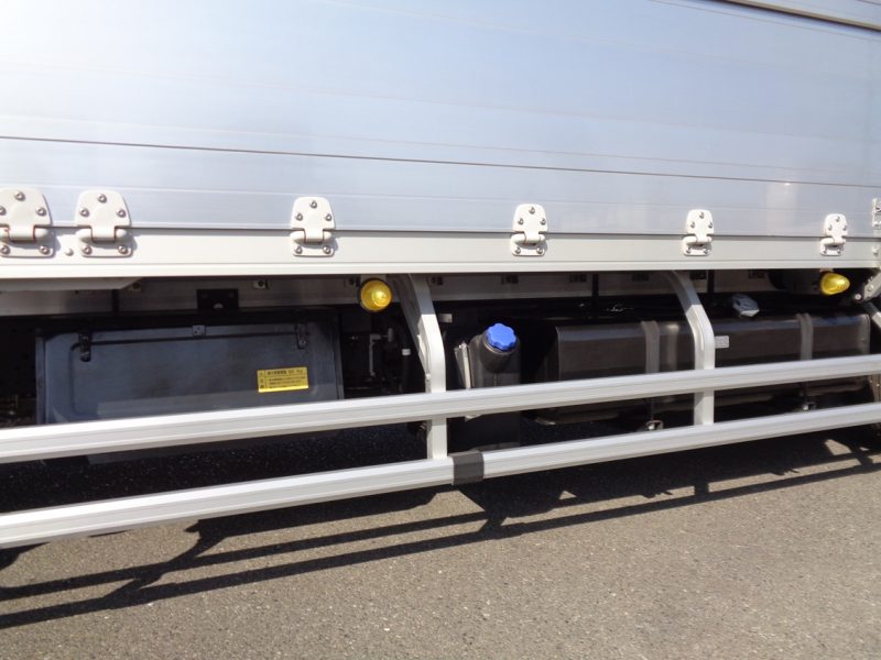 日産UD 中型トラック ウィングエアサス(スムーサー) 画像