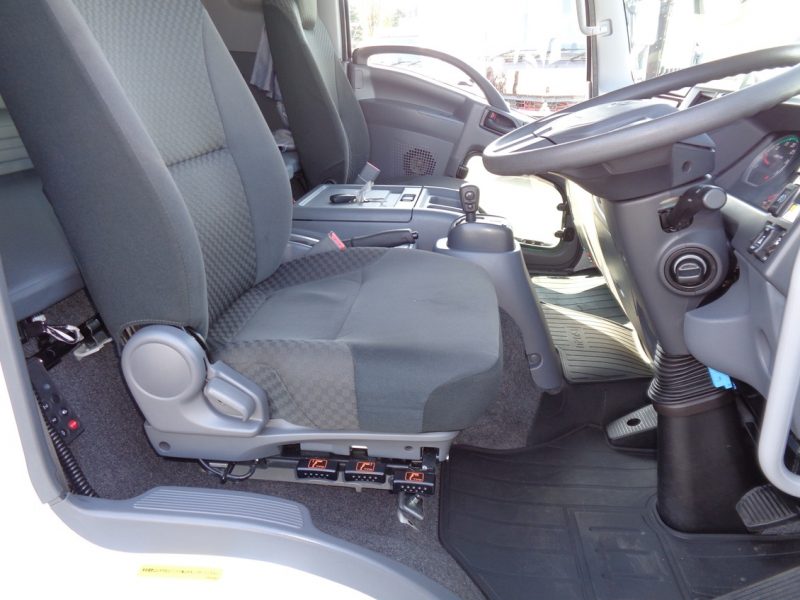 日産UD 中型トラック ウィングエアサス(スムーサー) 画像