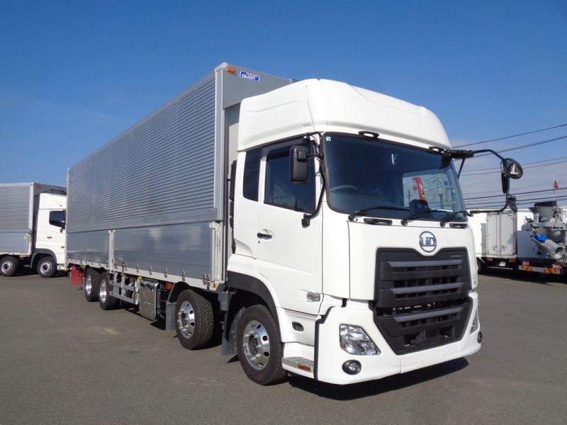 日産UD 大型トラック ウィングエアサスハイルーフ 画像