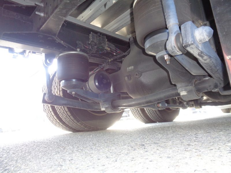 日産UD 大型トラック ウィングエアサスハイルーフ 画像