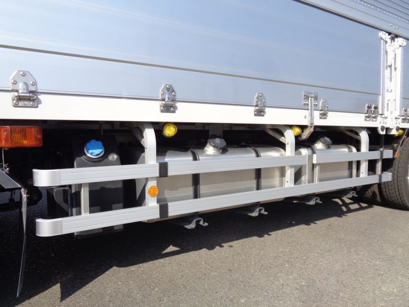 日産UD 大型トラック ウィングエアサスハイルーフ 画像